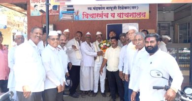 सासवड मध्ये अनोख्या पद्धतीने ज्येष्ठांचा वाढदिवस साजरा, अनेक मान्यवरांनी दिल्या शुभेच्छा