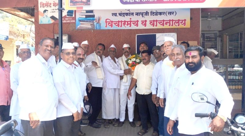 सासवड मध्ये अनोख्या पद्धतीने ज्येष्ठांचा वाढदिवस साजरा, अनेक मान्यवरांनी दिल्या शुभेच्छा