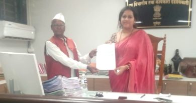 पुरंदरच्या दुष्काळाच्या  पार्श्वभूमीवर ज्येष्ठ समाजसेवक महादेव खेंगरे पुरंदर तहसीलदार प्रांतांना दिले निवेदन कार्यवाही न झाल्यास  उपोषण